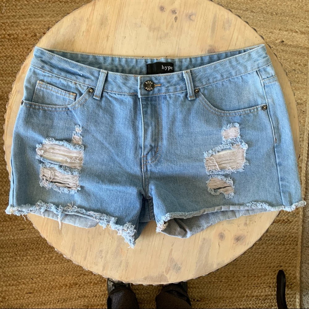 HYPE distressed, destroyed light wash denim shorts, Sz 11